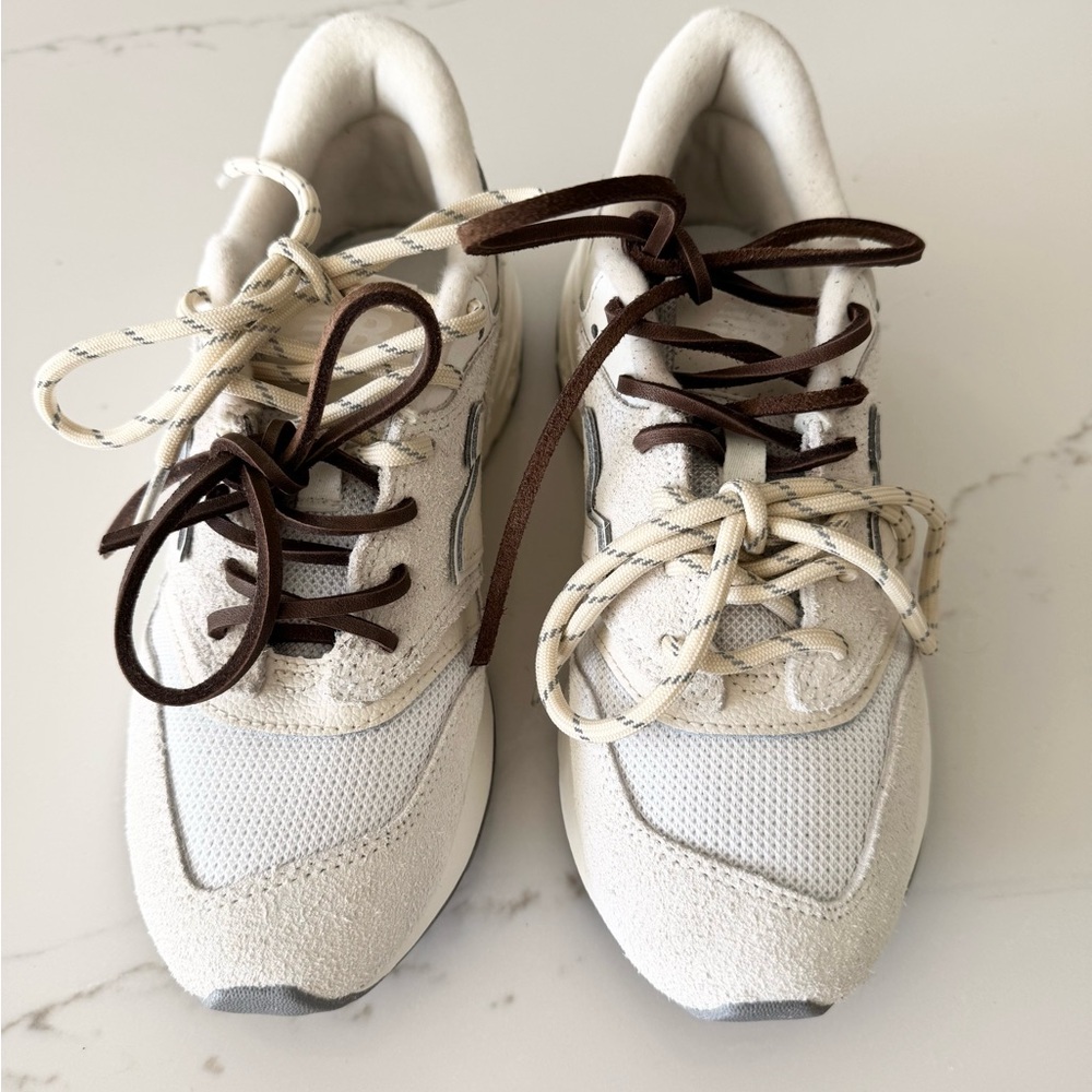 New Balance 997R with the Miu Miu laces 🤎